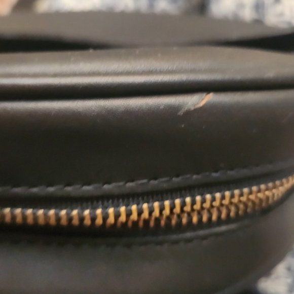 Nisolo Black Leather Crossbody Bag - Picture 5 of 9